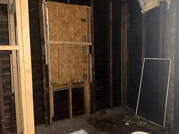 5th image of 1846 E Monmouth St
