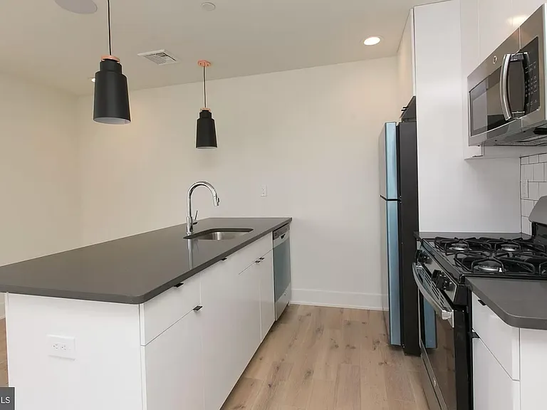 Newly Constructed Apartments in Fishtown — Photo 2