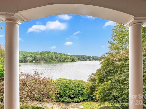 126 Winwood Cir, Granite Falls, NC 28630