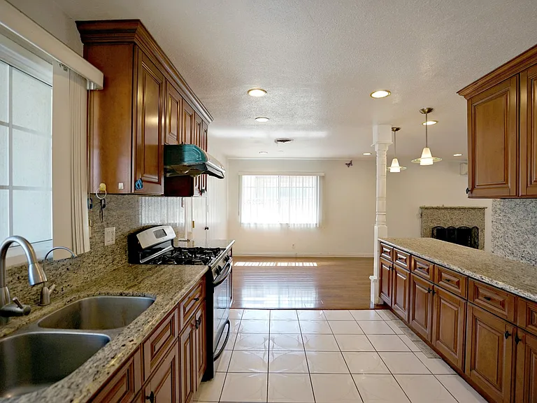 15936 Three Palms St — Photo 2