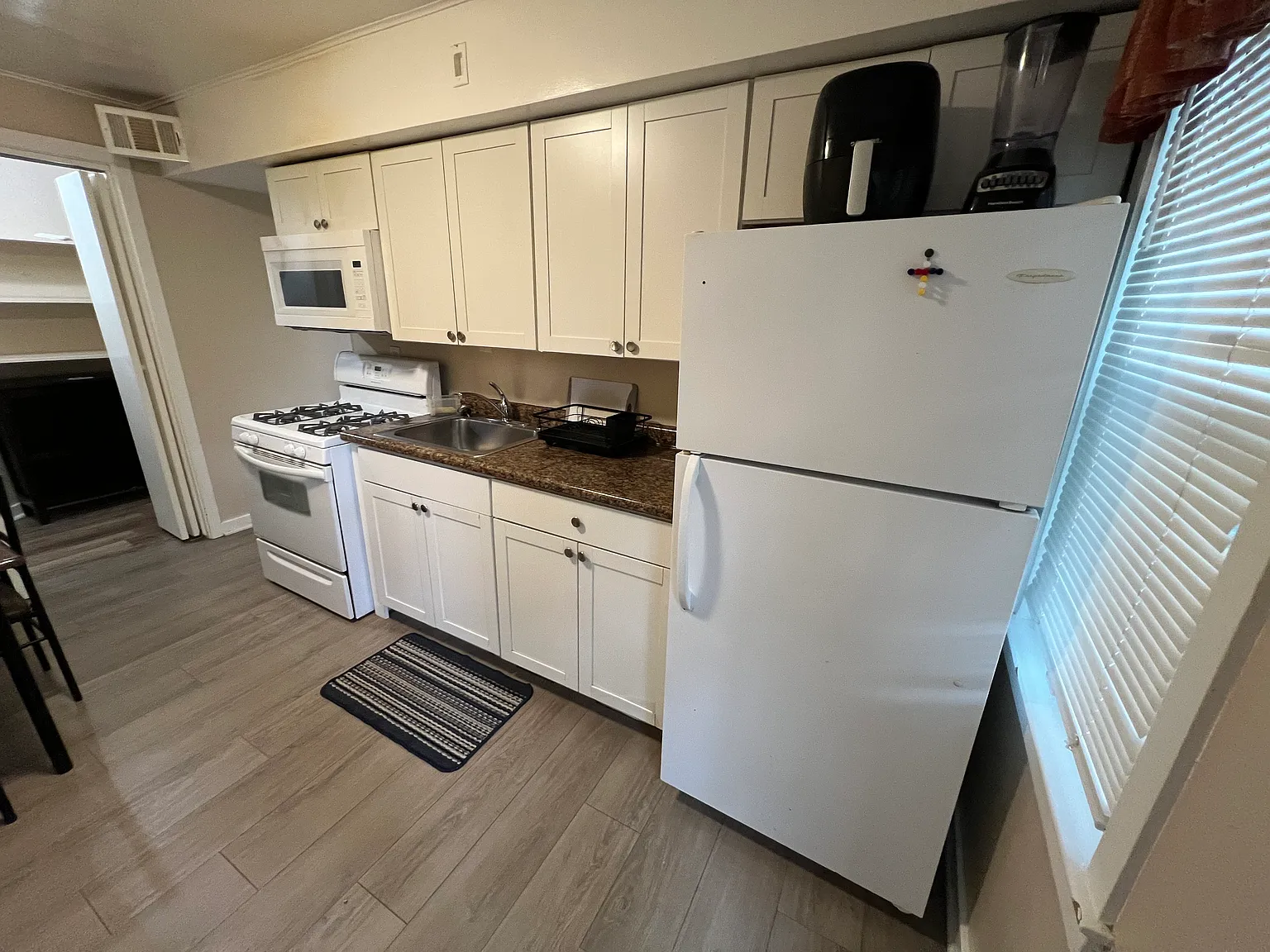 1 bed, 700 sqft, $950 — Photo 2