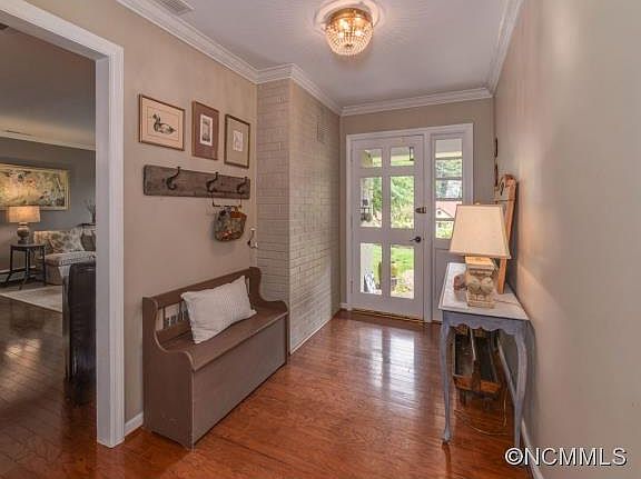 3rd image of 35 Summer Hill Dr