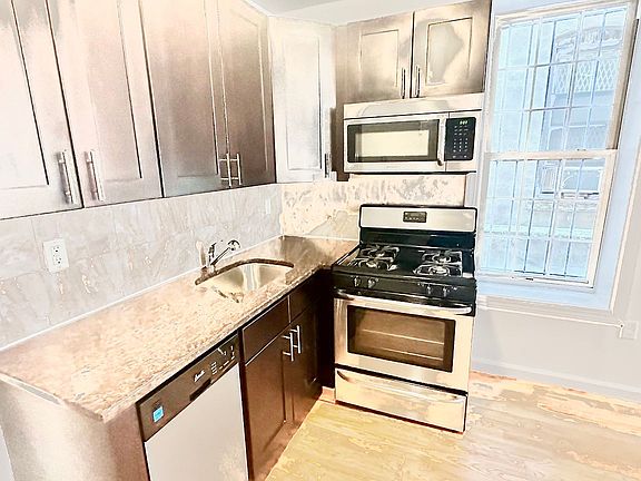 3rd image of 329 Lenox Ave #2A