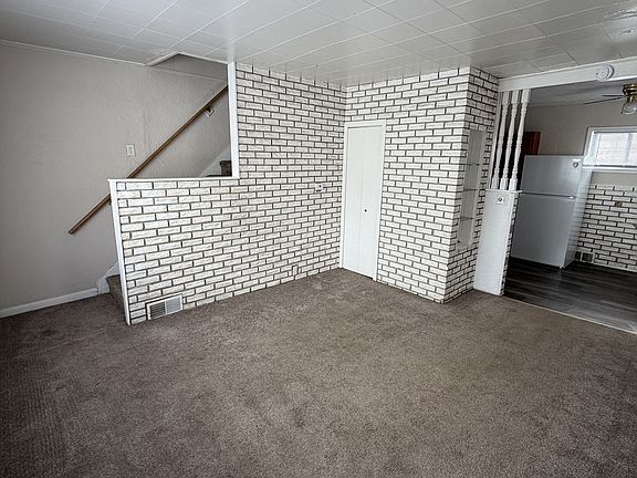 3rd image of 1744 S Twyckenham Dr