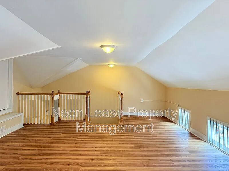 4 bed, 2.0 bath, $2,100 — Photo 4