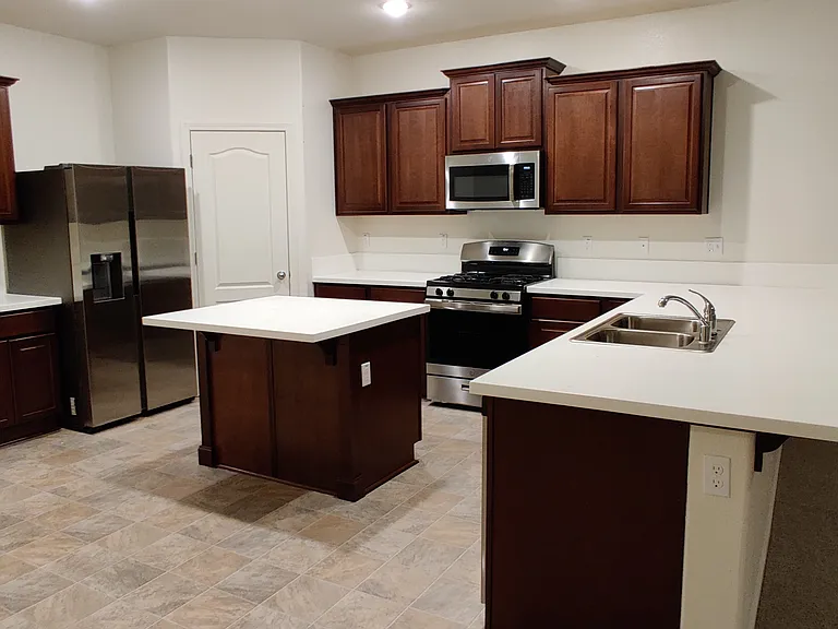 4258 Lasalle Dr — Photo 4