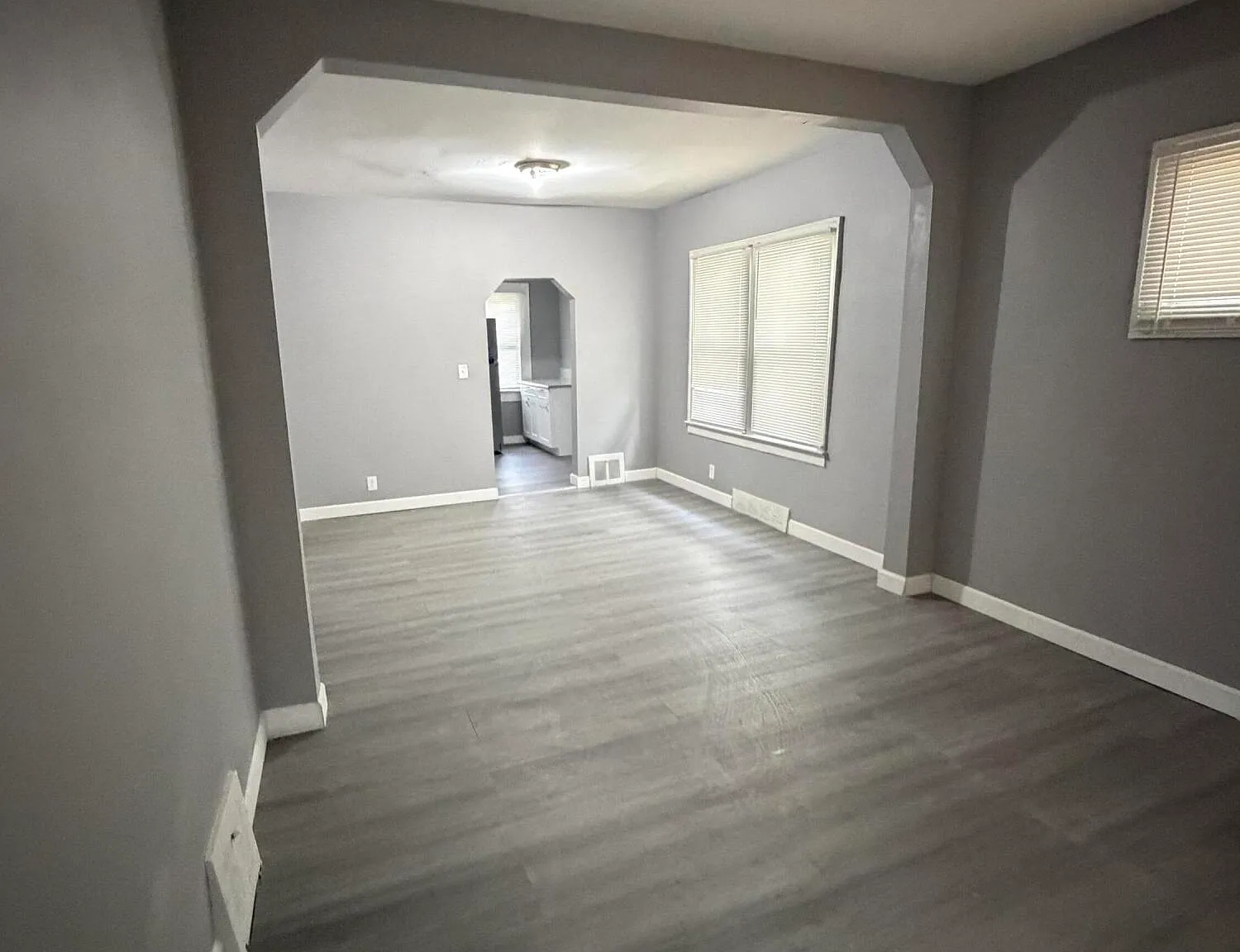 2 bed, 1.0 bath, 1056 sqft, $1,200 — Photo 2