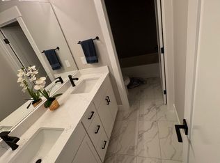 7536 S 130th Pl, Seattle, WA 98178