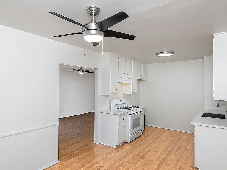 132 N Sinclair Ave — Photo 10