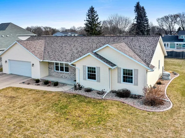 733 Saint Marys St, De Pere, WI 54115