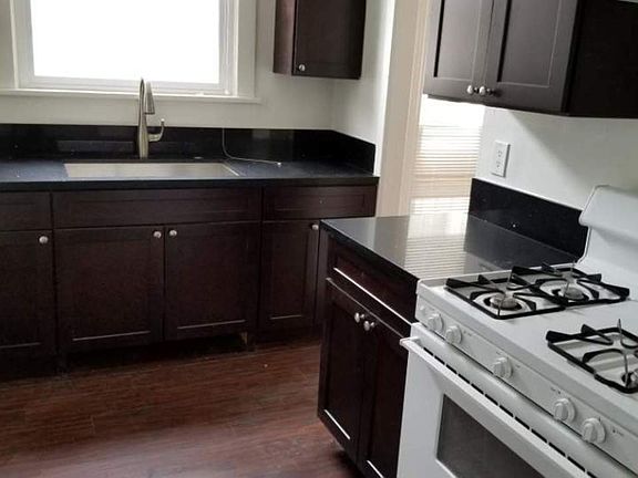 2nd image of 819 S Mariposa Ave APT 4