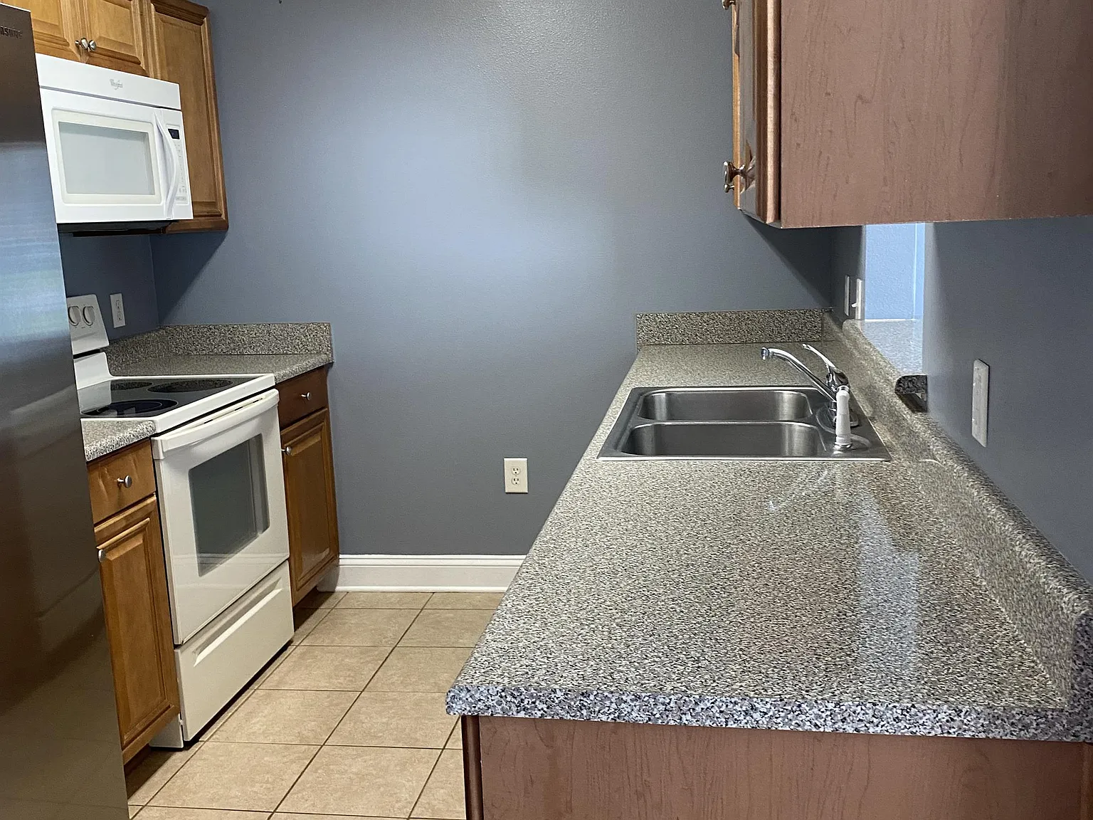 718 Majestic Drive - 1 — Photo 3