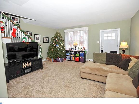 2nd image of 4526 Aldine St