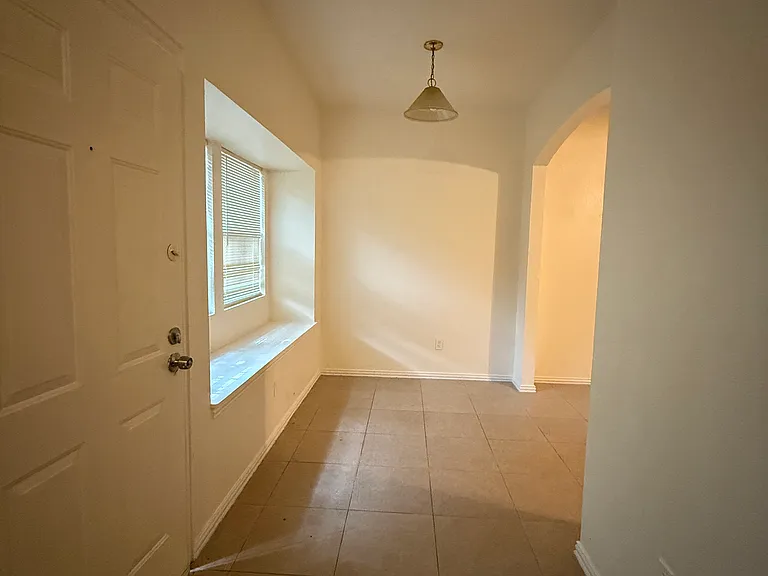 216 Creek Cove Dr — Photo 6