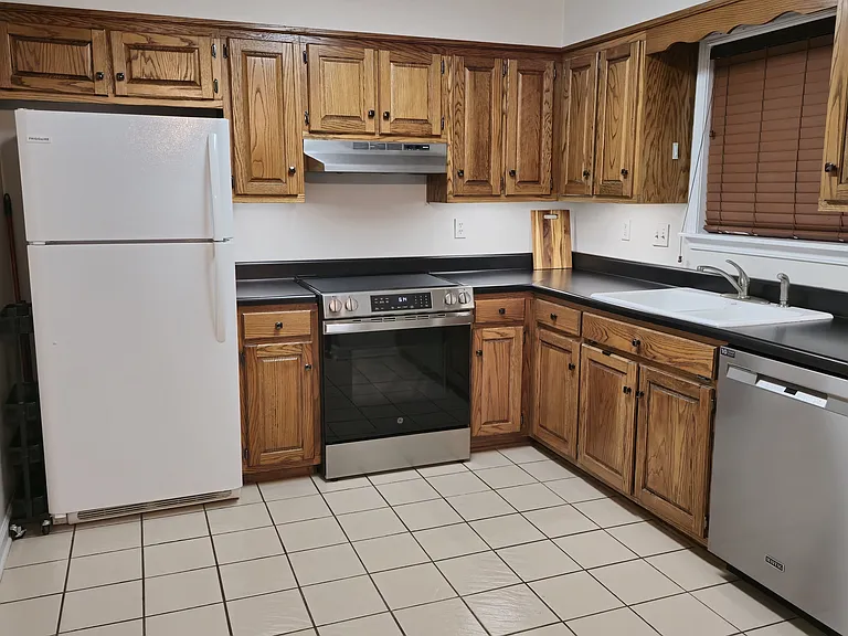 2606 Sterling Dr — Photo 4