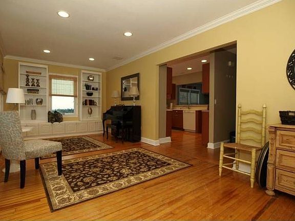 2nd image of 99 Bay Ave