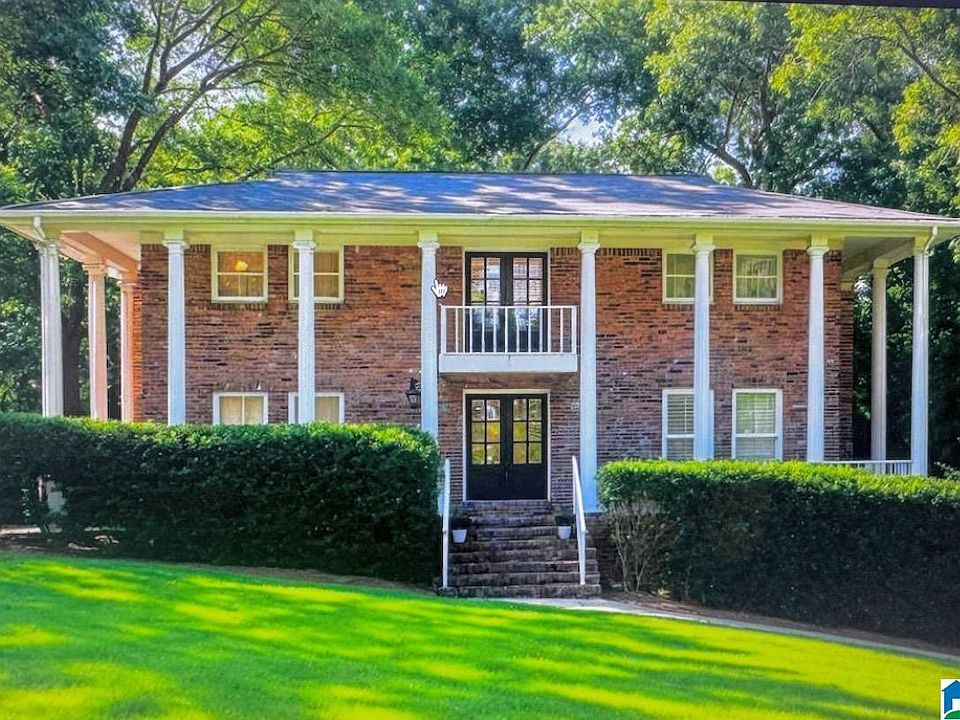 1st image of 3411 Stoneleigh Dr