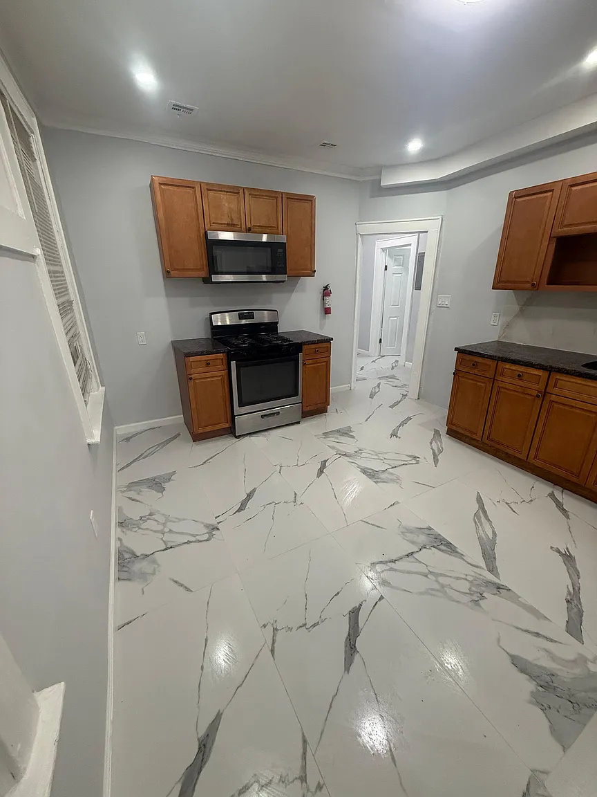 920-922 S 20th St #2 photo 1