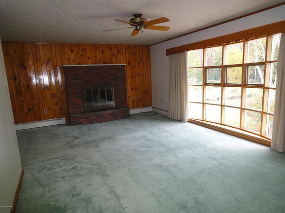 5th image of 24 Cedar Hill Dr