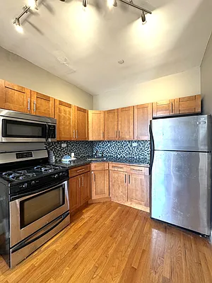 Rented by Pear NYC LLC | media 22