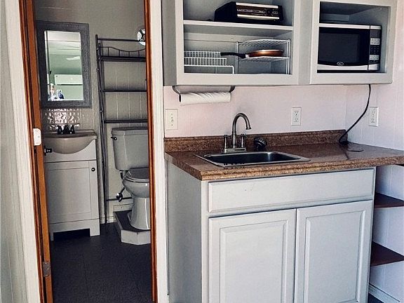 5th image of 18101 Riggs Rd