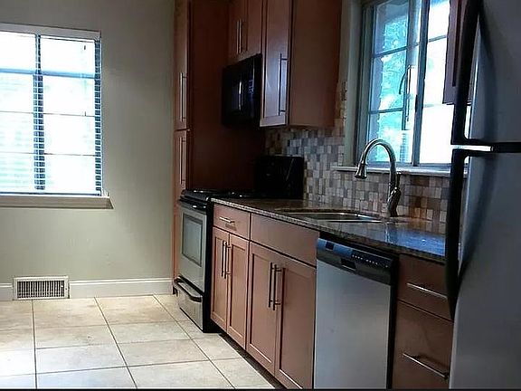 3rd image of 3009 NW 67th St
