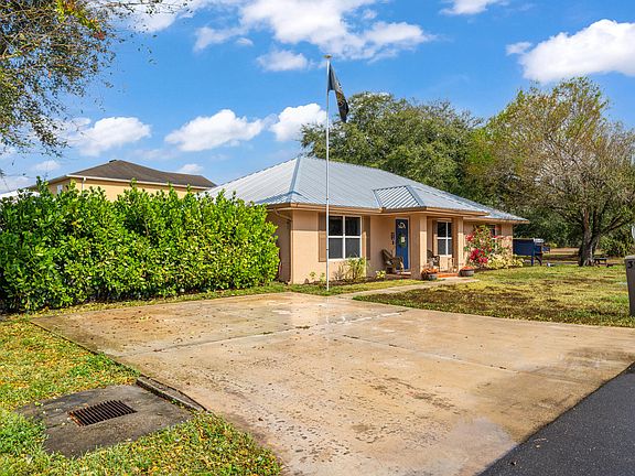 5th image of 3789 SE 6th Street