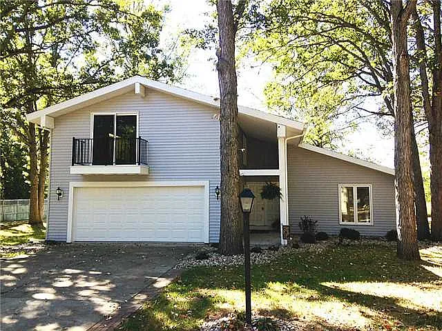 2072 Laurelwood Dr photo 1