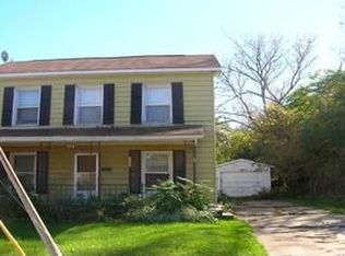 610 W 1st St, Dixon, IL 61021