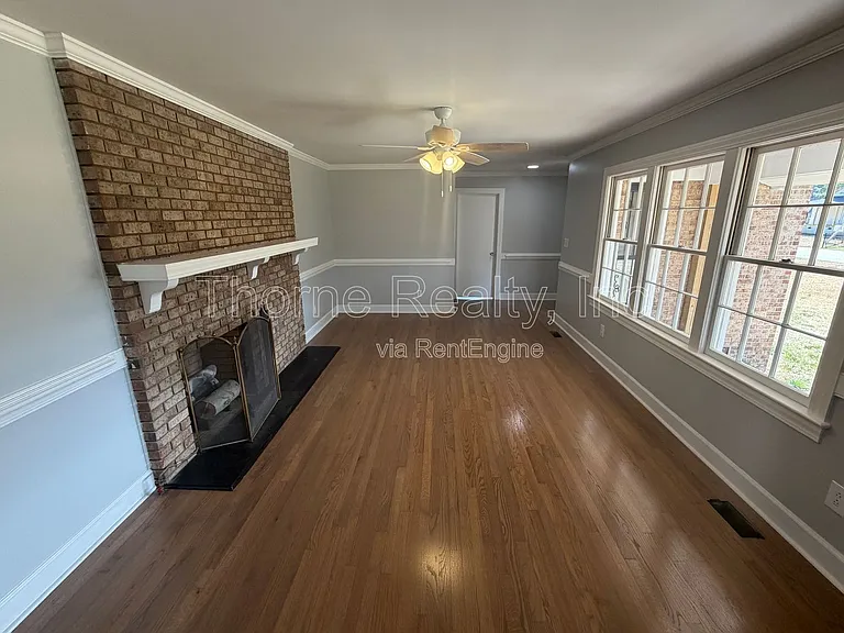 1600 King Cir — Photo 6