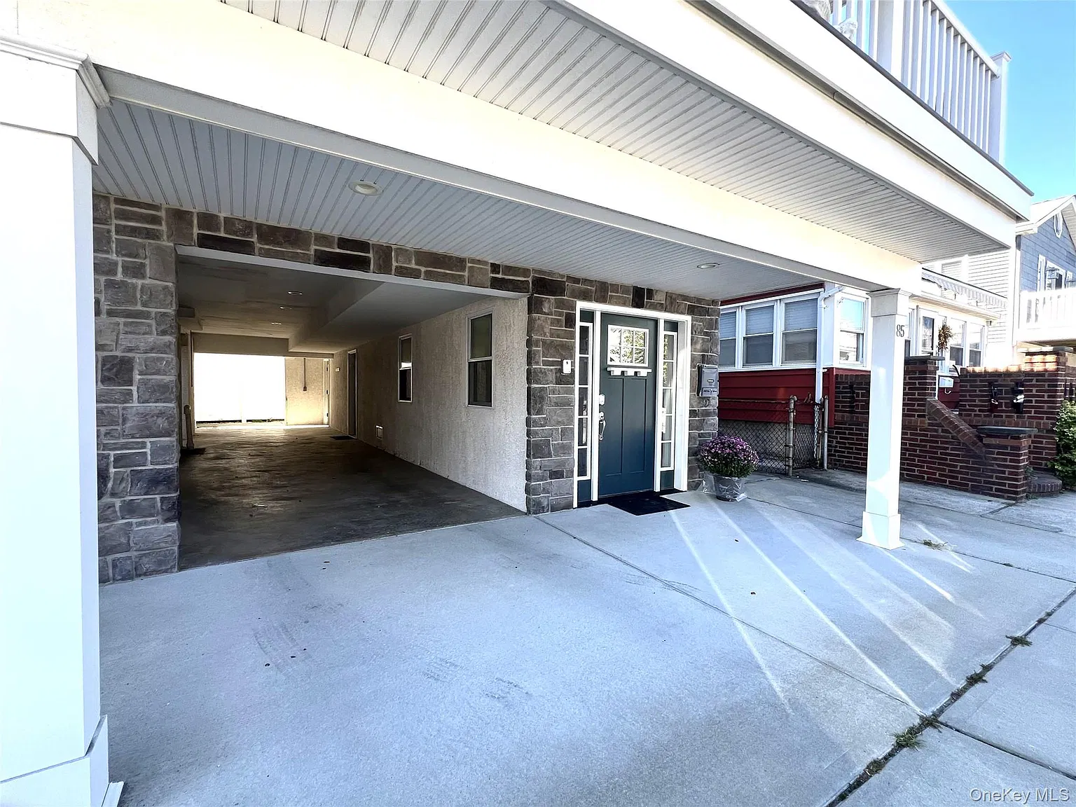 3 bed, 2.0 bath, 1537 sqft, $5,600 — Photo 2