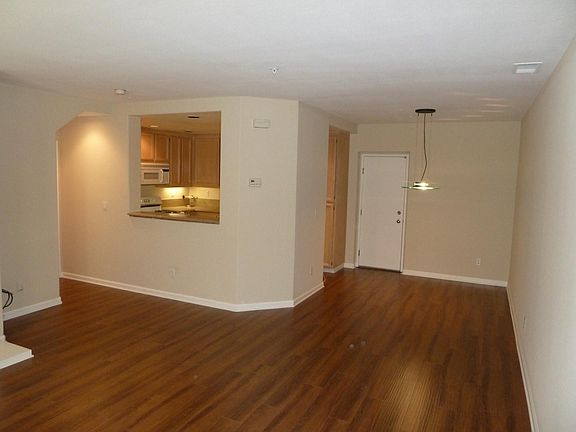 4th image of 1248 Tea Rose Cir