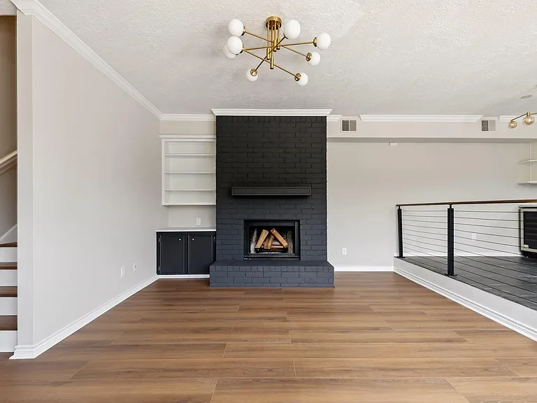 601 Sandman St — Photo 2