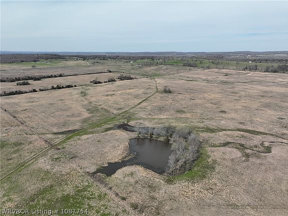 5th image of 16978 Knot Hole Rd