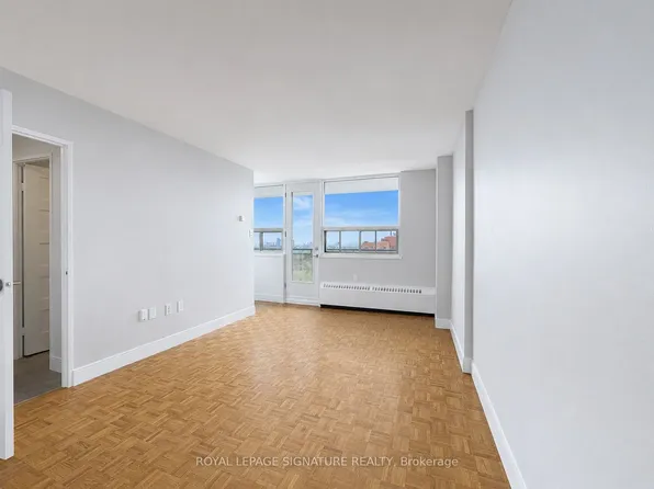1500 Bathurst St, Toronto, ON