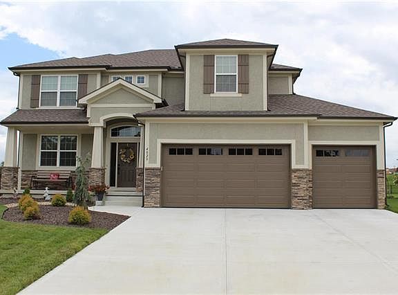 2nd image of 4829 NE Jamestown Dr