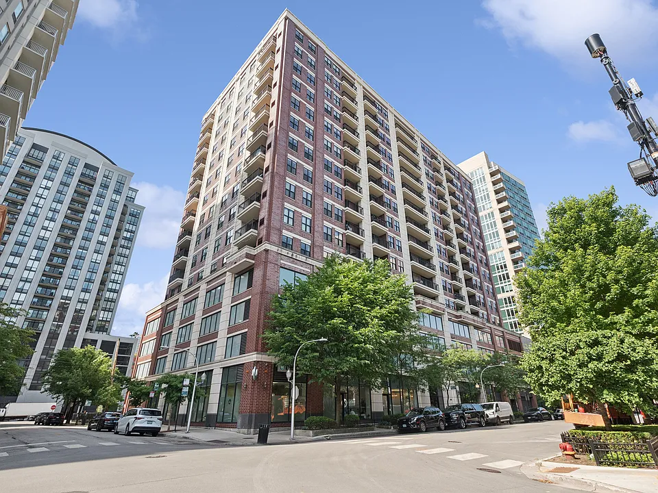 451 W Huron St #1501