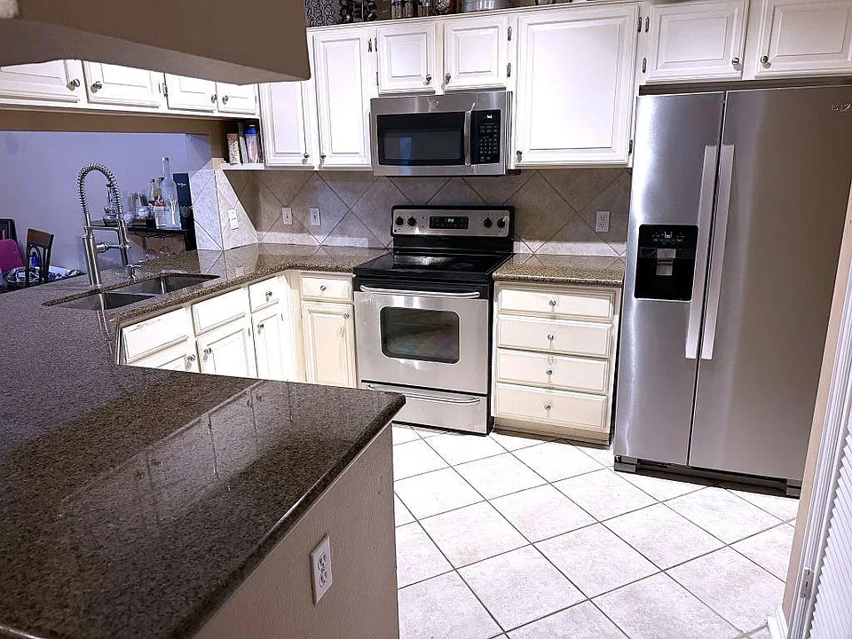 Welch Column Welch Apartments - 2111 Welch St Houston TX (1 units available) | Zillow