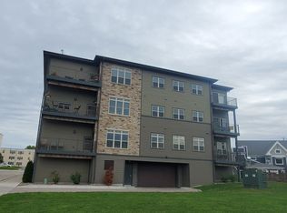 128 E Wisconsin St #102, Hartford, WI 53027