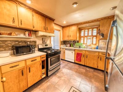 7 Marion St, Randolph, MA, 02368