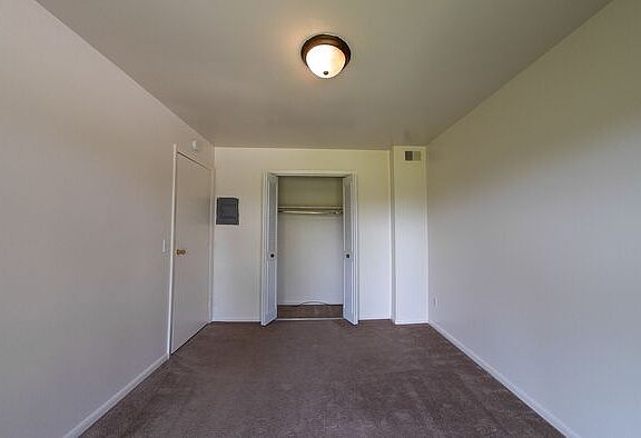 3rd image of 1830 Squire Dr APT 3