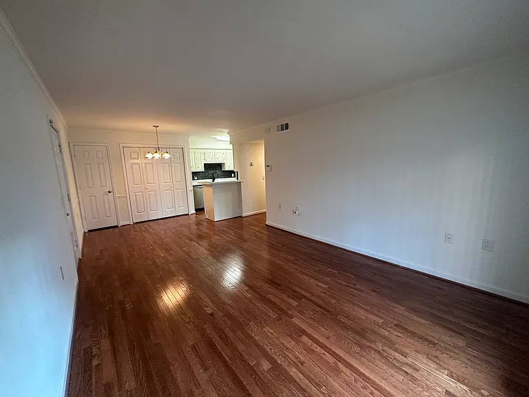 2905 Burch Ave #10 — Photo 16
