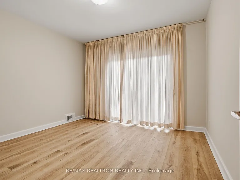 4 Kebral Ave — Photo 11