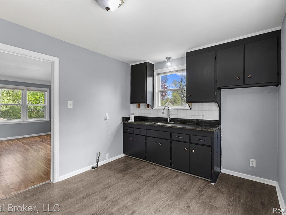 4637 University Pl, photo 7