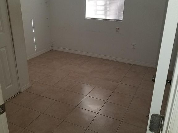 5th image of 1709 Dot St