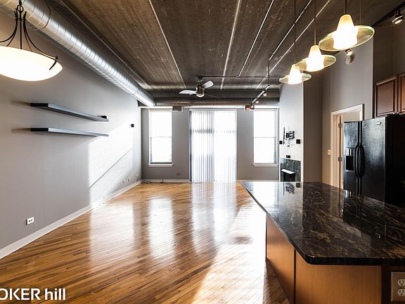 4th image of 1635 W Belmont Ave APT 304