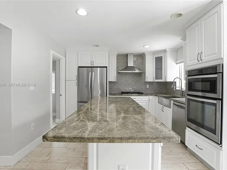 6511 SW 44th St — Photo 15