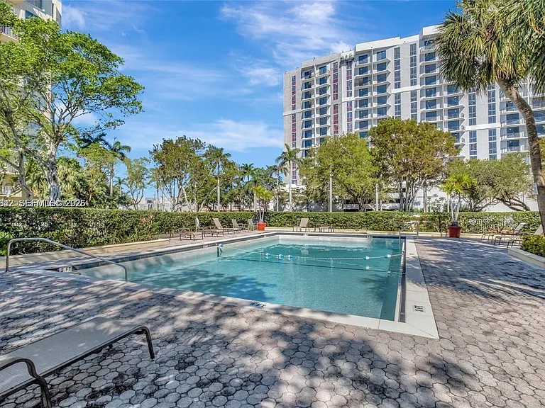 11111 Biscayne Blvd #7E — Photo 7