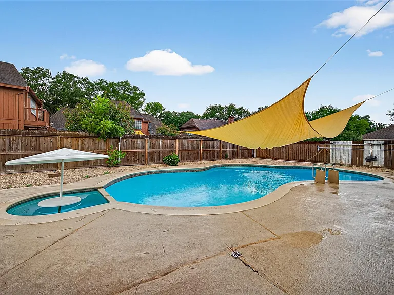 3006 Golden Hills Ln — Photo 42