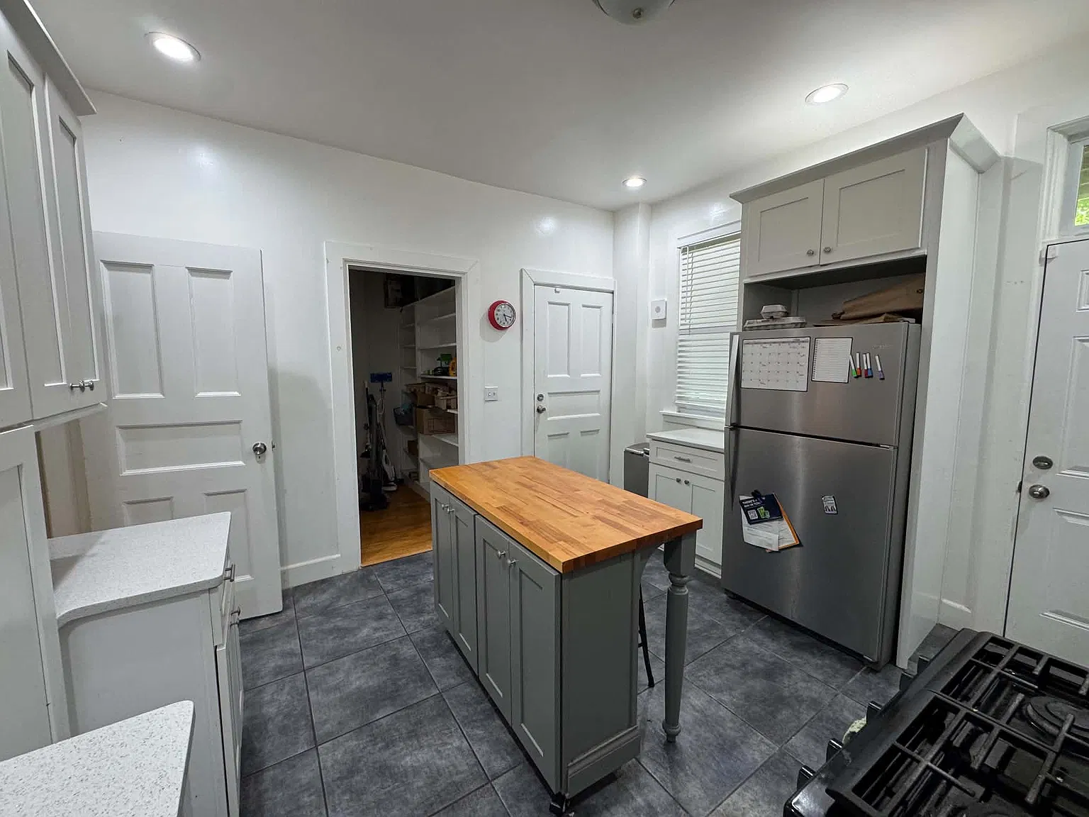 3 bed, $1,000 — Photo 2